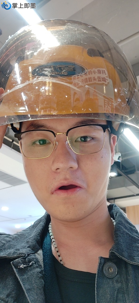 96年小哥哥前来报到!有风儿吹过 那是我在诉说.